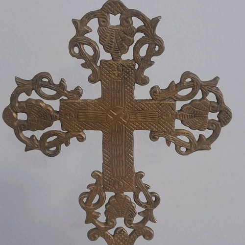 Bronze cross old, new in excellent condition