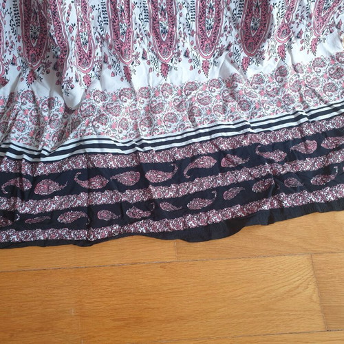Maxi cotton dress like new, size medium, with paisley pattern
