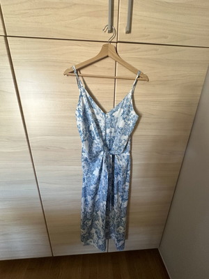 Milkwhite dress like new, size S, white and blue