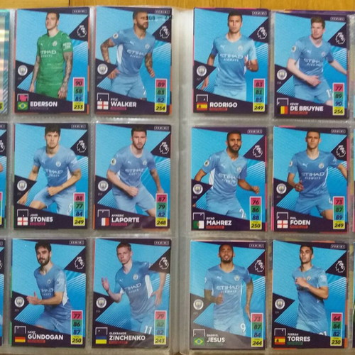 Premier League 2021-2022 Adrenalyn XL album with 445/468 cards like new