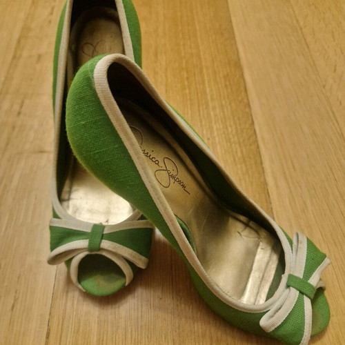Jessica Simpson peep toe pumps used, size 37, green and white