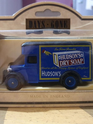 1934 Dennis Parcels Van Hudson's Soap by Lledo Days Gone new