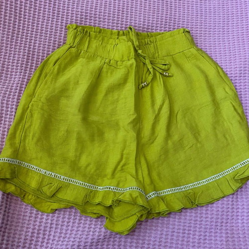 Lynne shorts size S lime like new