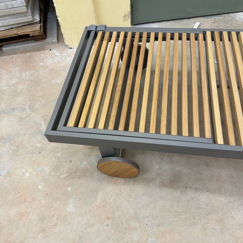 Set of aluminum and wood sun loungers with table new