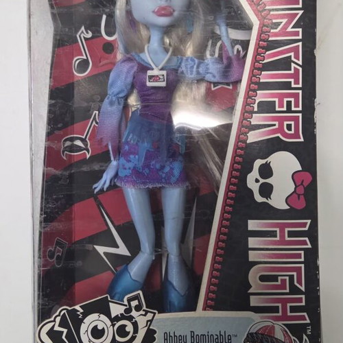 Abbey Bominable Music Festival VIM Backstage Pass Monster High doll like new