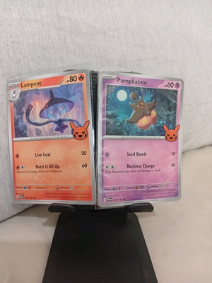 Pokemon Halloween cards like new, set of 2