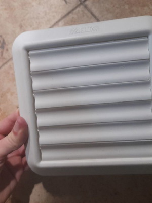 Περσίδα εξαερισμού για σωλήνα Φ100 & Φ125 Delta καινούργια