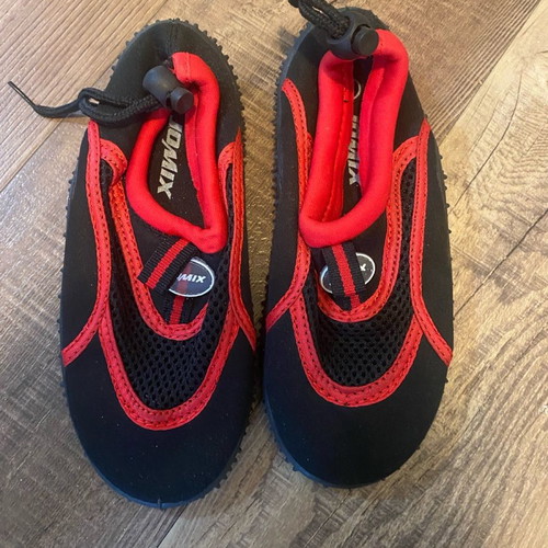 Beach shoes worn once, size 31