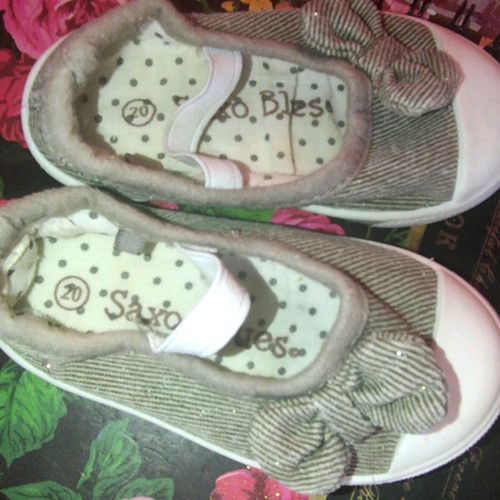 Saxo Blues shoes size 20 new, light gray with bows