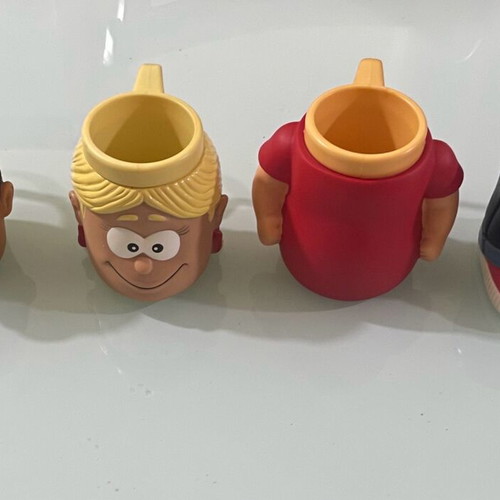Tradefinders collectible mugs boy and girl in excellent condition