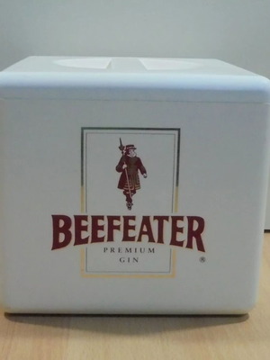 Beefeater Gin old plastic promotional ice bucket used