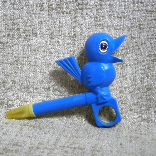 Singing bird whistles new, pack of 7 plastic vintage birds