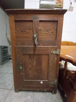 Old icebox used in excellent condition