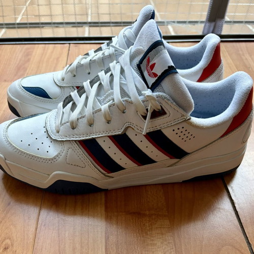 Adidas Tekkira Cup αθλητικά παπούτσια, μέγεθος 41.5, λευκό και σκούρο μπλε