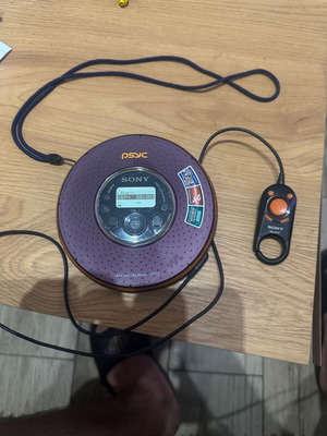 Sony D-NE320 PSYC CD Walkman MP3 player με το remote controller μεταχειρισμένο