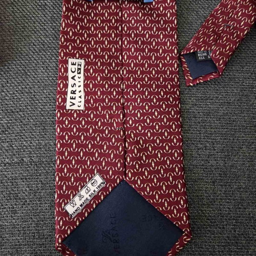 Versace V2 tie like new, 100% silk, red