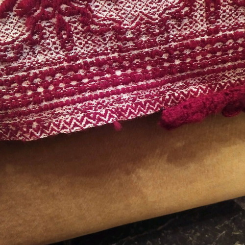 Caramel blankets like new, set of 2, dark red