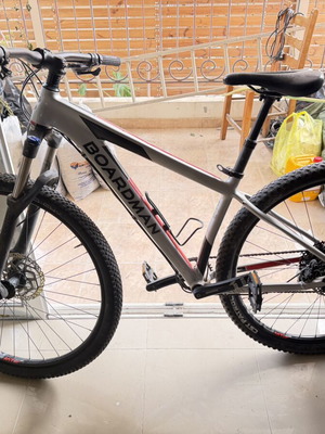 Boardman Bicycle like new with front and rear disc brakes and suspension