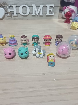 Squinkies collectible figures used with cases and bracelets