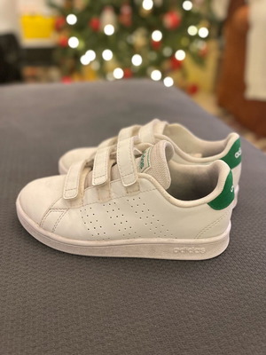 Adidas Stan Smith size 31 like new, white sports shoes