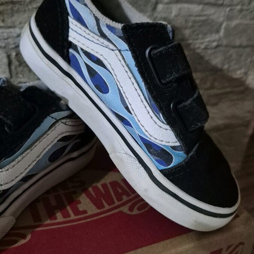 Vans Old Skool V kids shoes, Camo Flame design, size 24