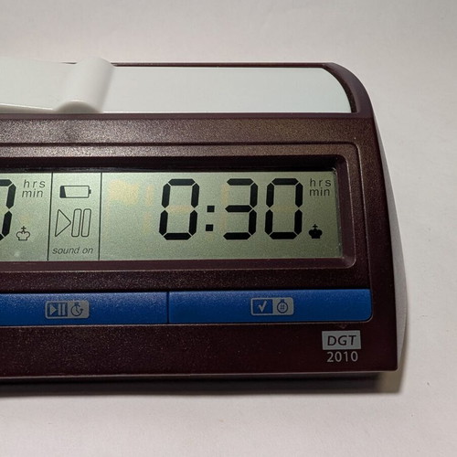 DGT 2010 digital chess clock like new