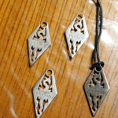 The Elder Scrolls IV Skyrim ασημένιο necklace σαν καινούργιο
