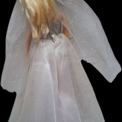 Doll with wedding dress like new