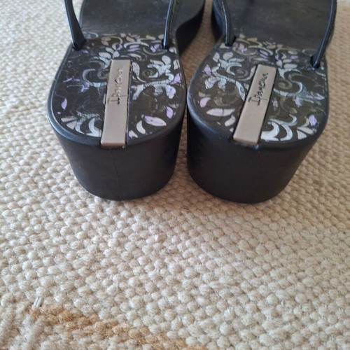 Ipanema platform flip-flops size 39, black