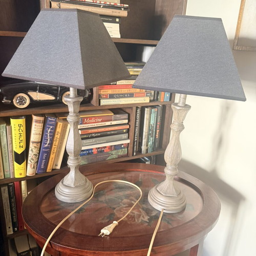Table lamps set French country shabby chic, like new, pair of 2