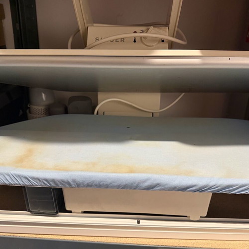 Singer ironing press 2200W with 450ml tank used