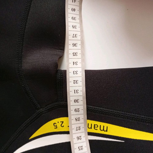 Mares Junior wetsuit 2.5cm size 2 like new for water sports