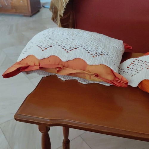 Handmade lace 2 meters 74 centimeters vintage, like new