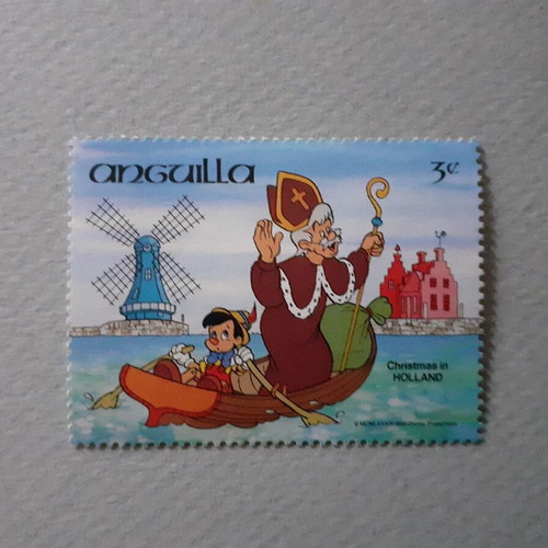 Disney Celebrates with Christmas Around the World Stamp Set 6 Mint