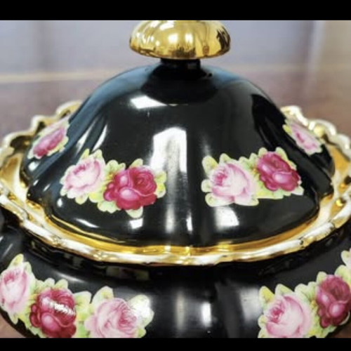 Schumann Bavaria classic vintage porcelain covered bowl with gold details