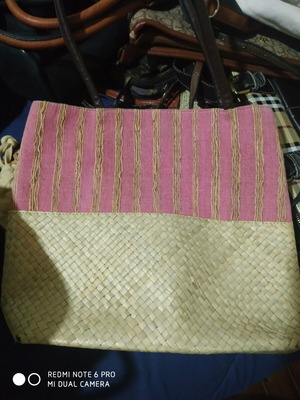 Alexi Andrioti Straw Shoulder Bag like new, beige and pink