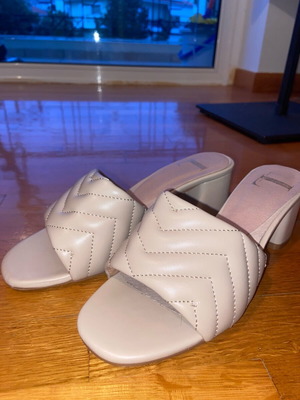 Women’s mules shoes like new, beige, size 37