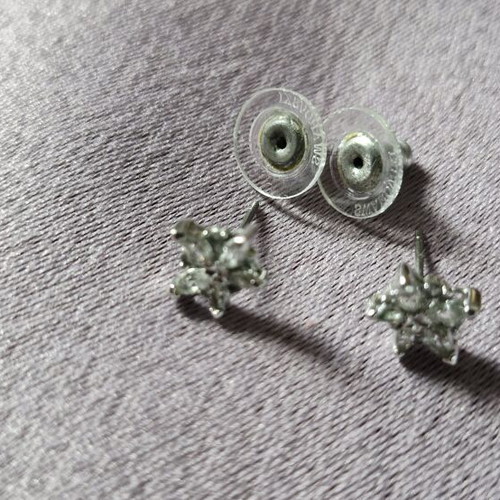 Swarovski star snowflake stud earrings like new, white