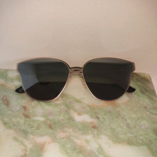 Hawkers cat eye sunglasses like new, gray and silver
