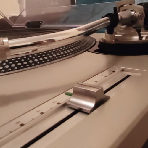 Tehnics SL-1200mkll turntable like new