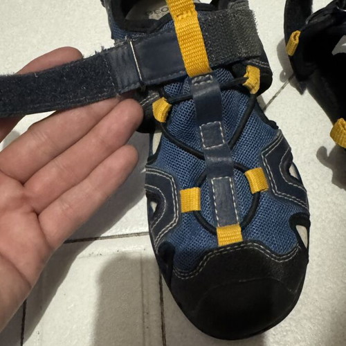 Geox J Borealis Boy sandals used, size 32, navy with yellow details