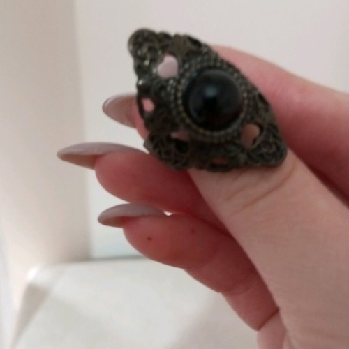 Ring black used with impressive stone