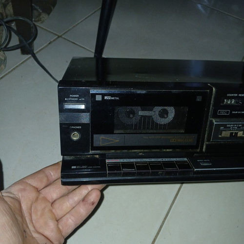 Aiwa AD F260 stereo cassette deck