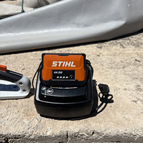 Stihl MSA 60 Battery Chainsaw like new with AK20 battery and AL 101 charger