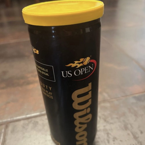 Wilson tennis balls like new, professional