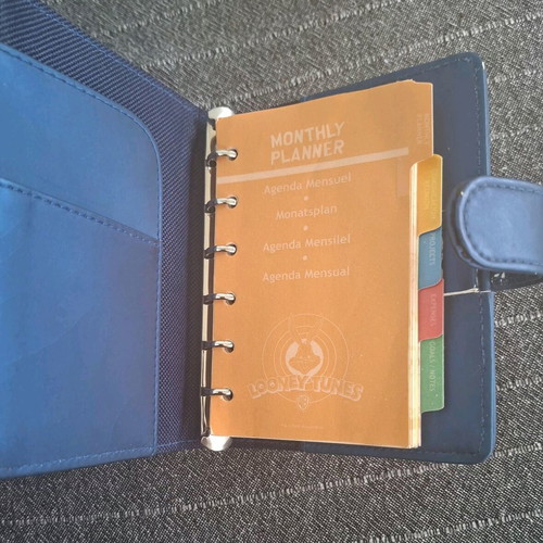 Looney Tunes (Taz) agenda notebook like new with clips