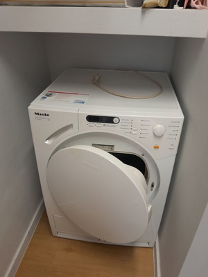 Στεγνωτήριο Miele σχεδόν αχρησιμοποίητο