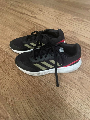 Adidas athletic shoes for boys like new, size 34, black and red