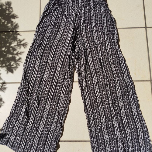 Summer wide leg pants size S, like new, black and white print