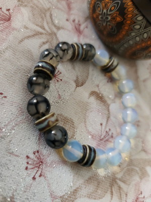 Energy bracelet made of agate and opalite handmade, new